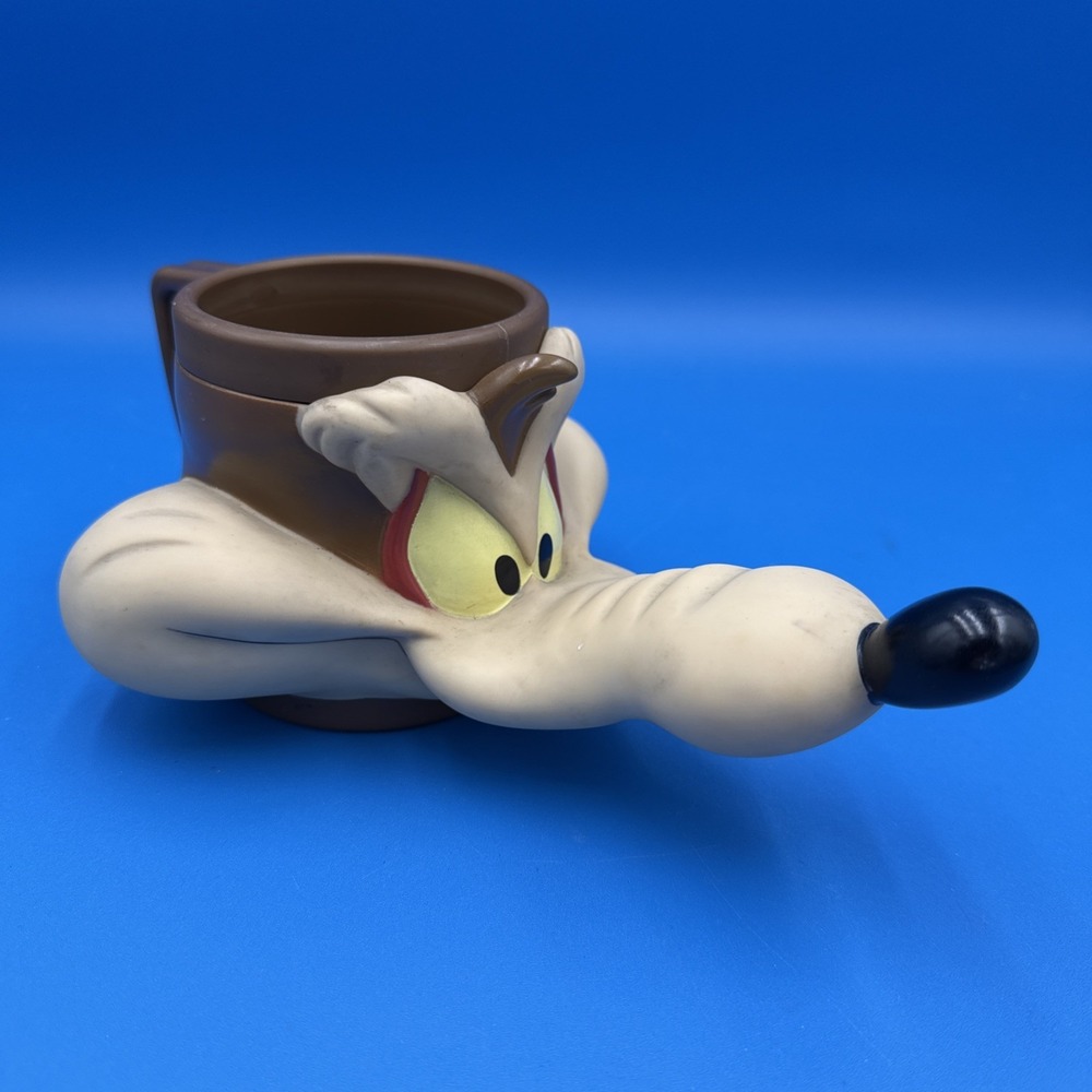Vintage 1993 Wile E. Coyote Head Warner Brothers Mug Looney Tunes Plastic Cup